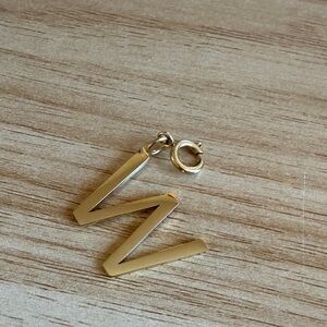 Stainless Steel Gold 1” Letter ‘W’ Pendant | EUC